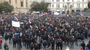Policie zasahovala proti demonstrantům v Praze