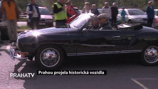 Prahou projela historická vozidla