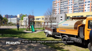 Praha 17 čistí veřejná prostranství horkou vodou