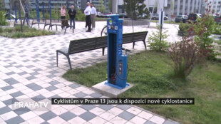 Cyklistům v Praze 13 jsou k dispozici nové cyklostanice