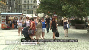 Praha chce více slušných turistů, spouští další kampaň