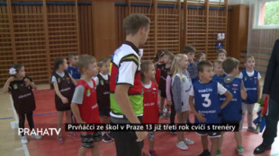 Prvňáčci ze škol v Praze 13 již třetí rok cvičí s trenéry