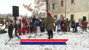Před Mladoboleslavským hradem místní slavili Vánoce
