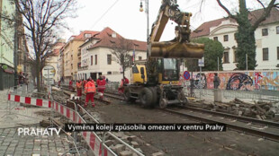 Výměna kolejí způsobila omezení v centru Prahy
