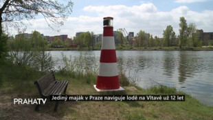Jediný maják v Praze naviguje lodě na Vltavě už 12 let